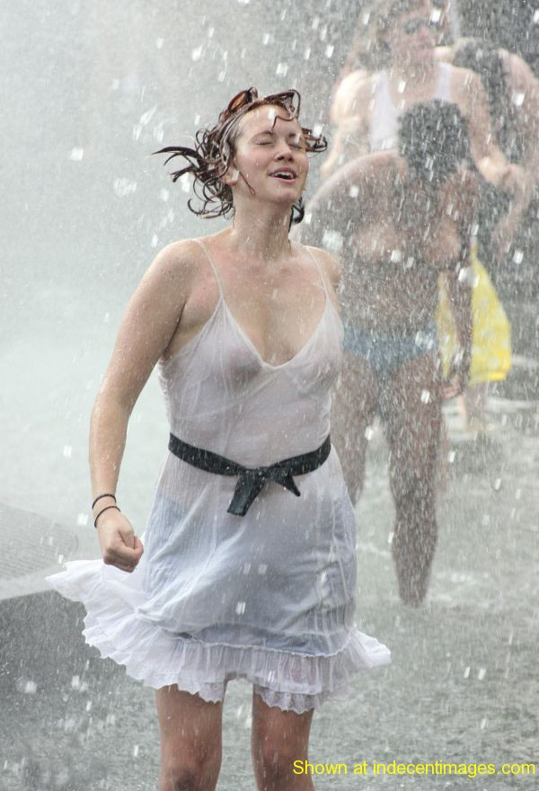 Fountain fun turns her clothes transparent