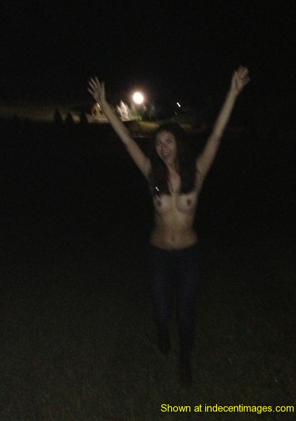Victoria Justice topless in public