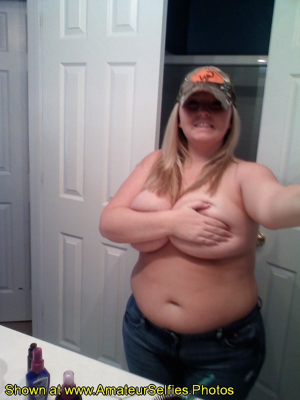 Fat girl selfie